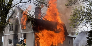 Vid en planerad brandövning i Bollebygd kunde forskare testflyga specialutrustade drönare.
BILD: Helena Grimm