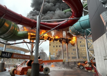 Bilden är tagen kl 10.11, sex minuter efter att de första lågorna slog ut från Rattler. 
BILD: Sweco