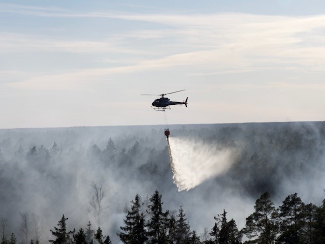 Under 2025 aktiverades MSB:s helikoptrar och skopande flygplan 116 gånger - dubbelt så många som under samma period 2024. BILD: MSB