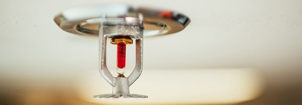 I 72 % av dödsbränderna bedömde samtliga experter att boendesprinkler sannolikt inte skulle ha räddat livet
på den direkt utsatta personen.
BILD: Brandskyddsföreningen