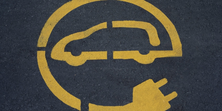 Volvo återkallar EX30 efter brandrisk. I Hongkong brann en EX30 – explosioner hördes och flera bilar förstördes.